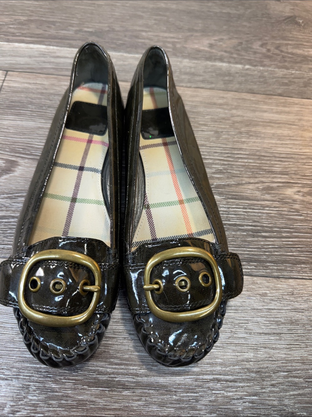 Coach green Patent Leather Flats with Gold Buckle SZ 7 (h241)